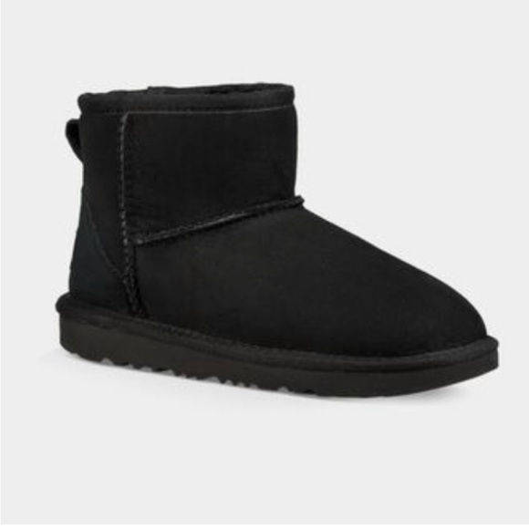 🚫SOLD🚫🐑 Like new - Authentic UGG Booties - Picture 2 of 11